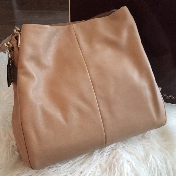 Gorgeous Coach Leather Bag, Tan, NWT, Retail $398 - Picture 13 of 13